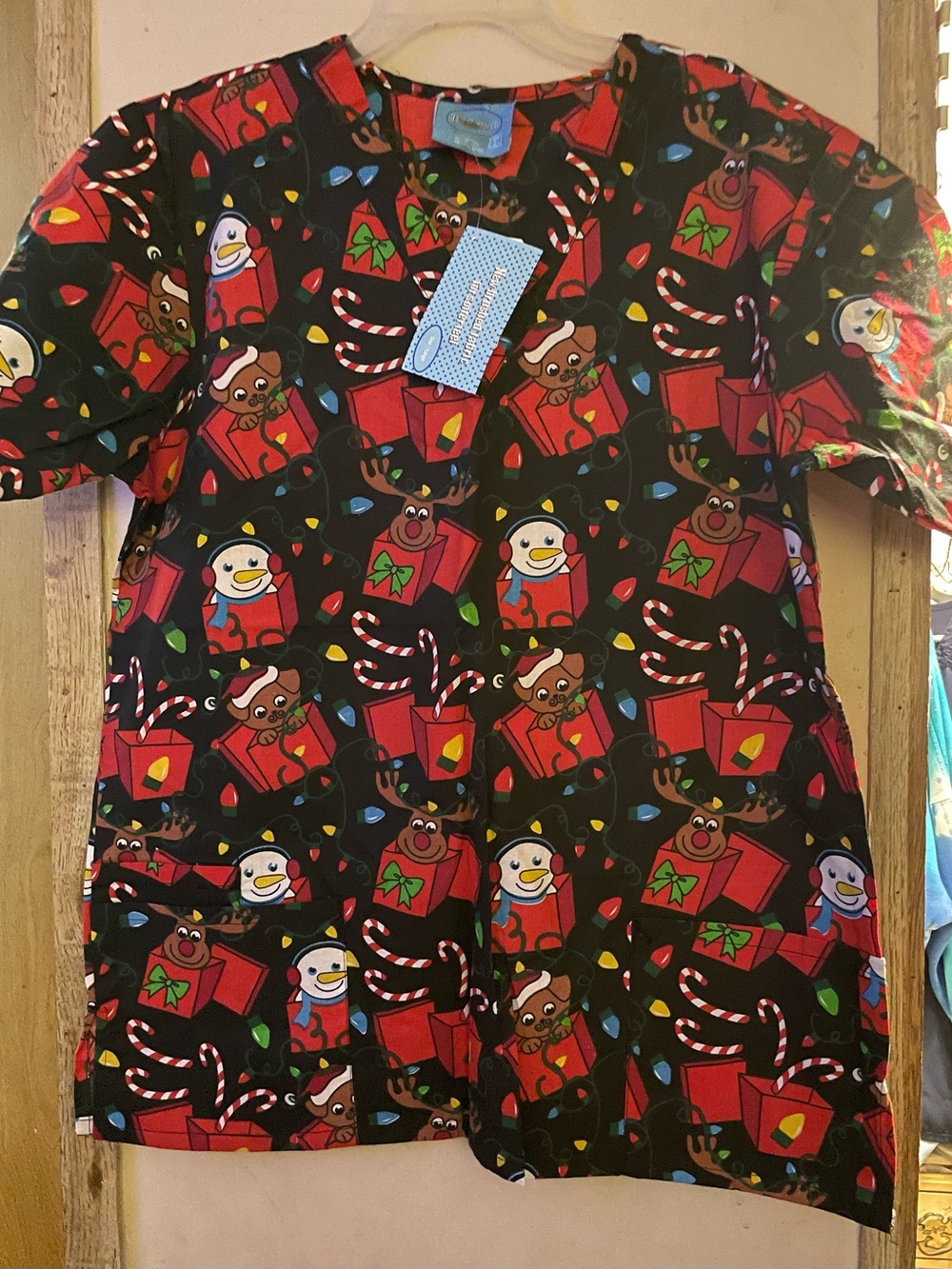 Holiday Gift Box Printed Seasonal Top - Black/Red